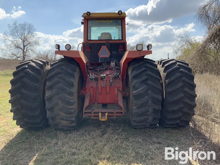 1977-versatile-950-image-6