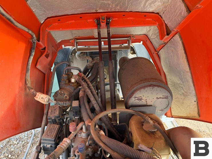 2014-kubota-m8540hd-image-26