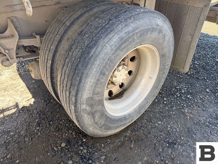 2007-international-durastar-4300-image-9