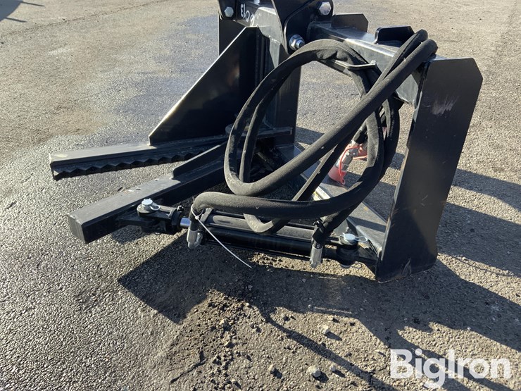 2024-massey-ferguson-730-image-19