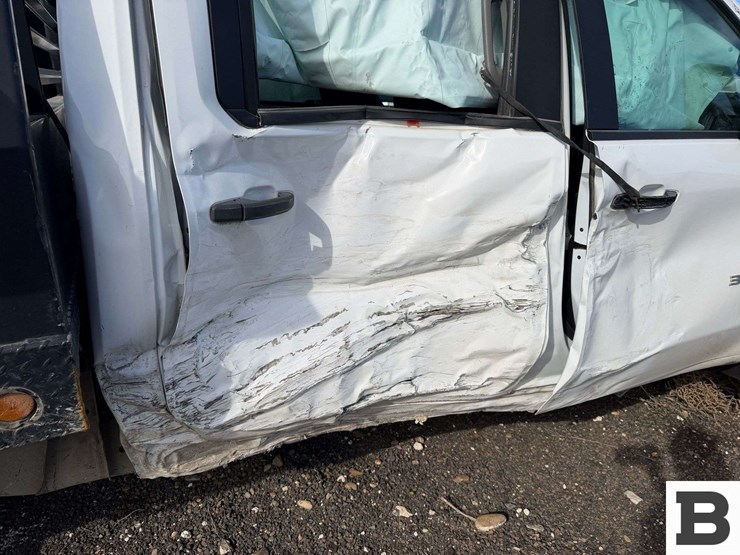 2023-chevrolet-silverado-3500-image-26