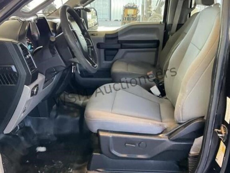 2020-ford-f150-image-23