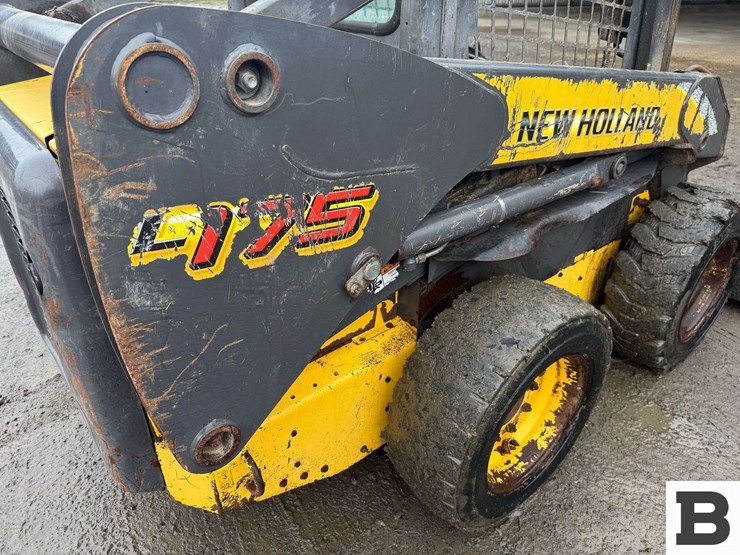 new-holland-l175-image-18