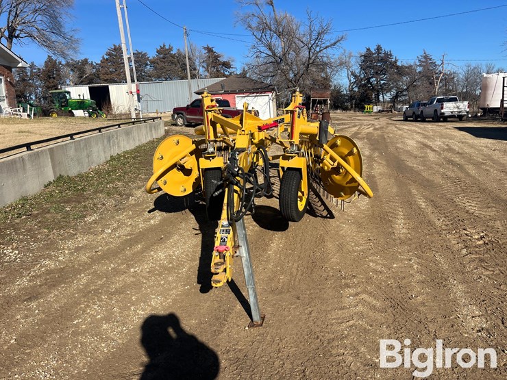 2007-vermeer-r2300-image-2