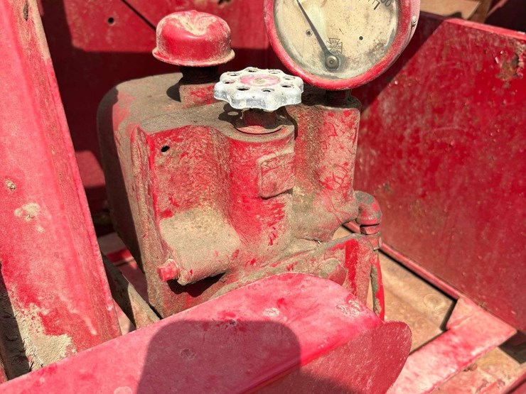 new-holland-super-77-image-4