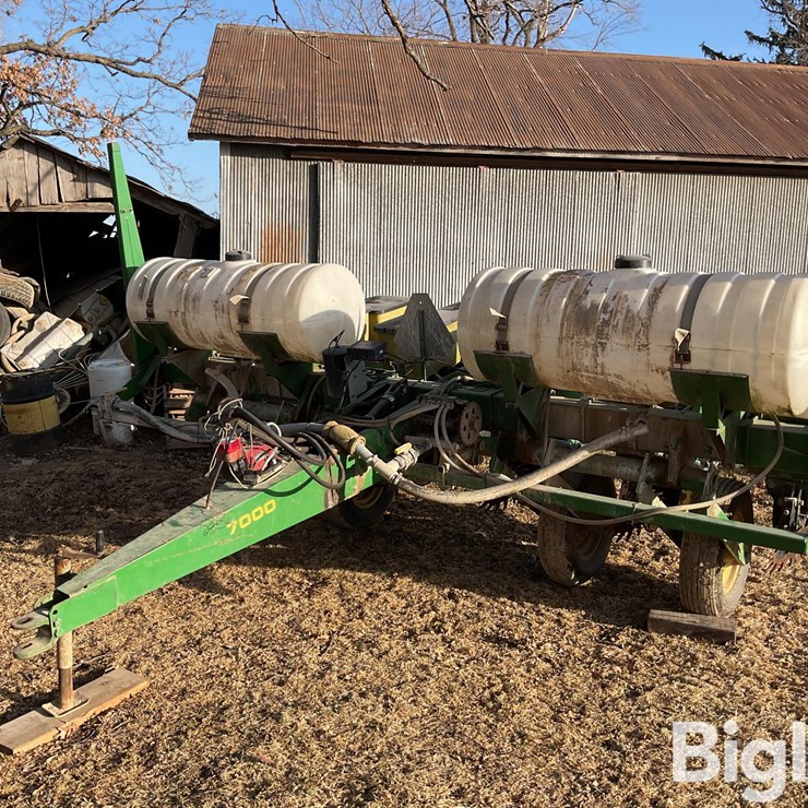 JOHN DEERE 7000