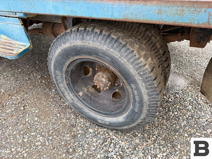 1986-ford-f700-image-13