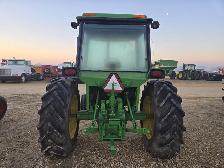 john-deere-4230-image-11