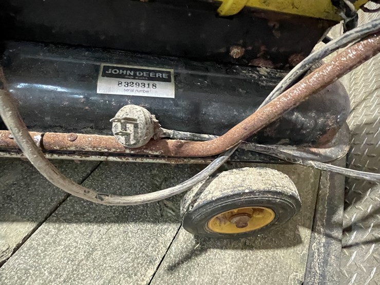 #7206-•-john-deere-torpedo-heater-image-11