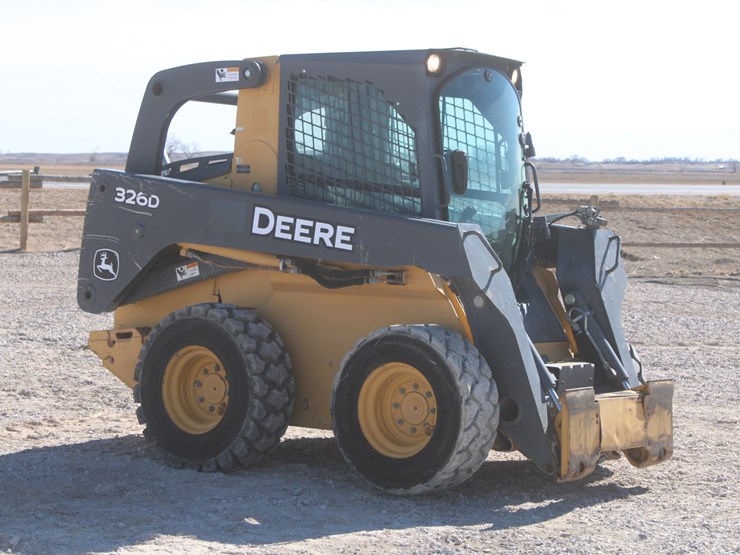 2011-deere-326d-image-4