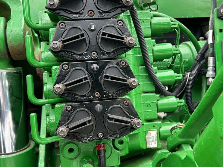 2007-john-deere-8230-image-22