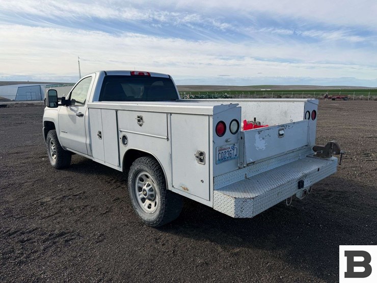 2017-chevrolet-silverado-3500-image-3