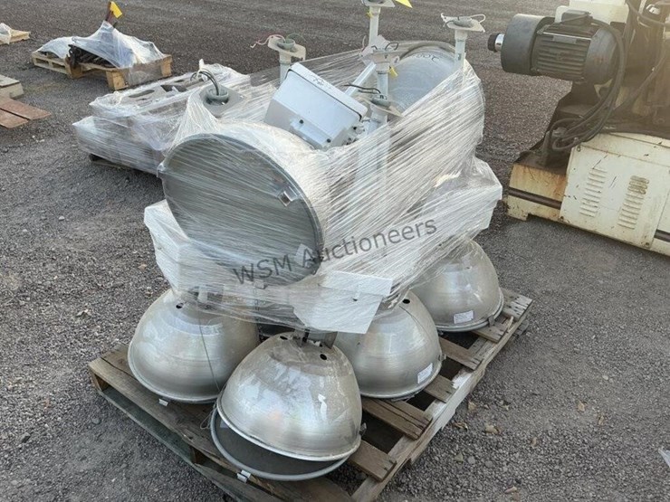 pallet-of-high-bay-lights-image-4