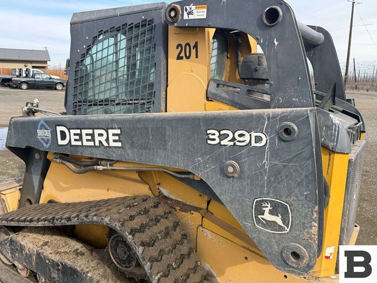 2010-john-deere-329d-image-16