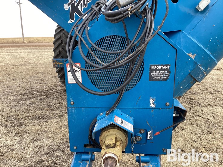 2005-kinze-1050-image-14