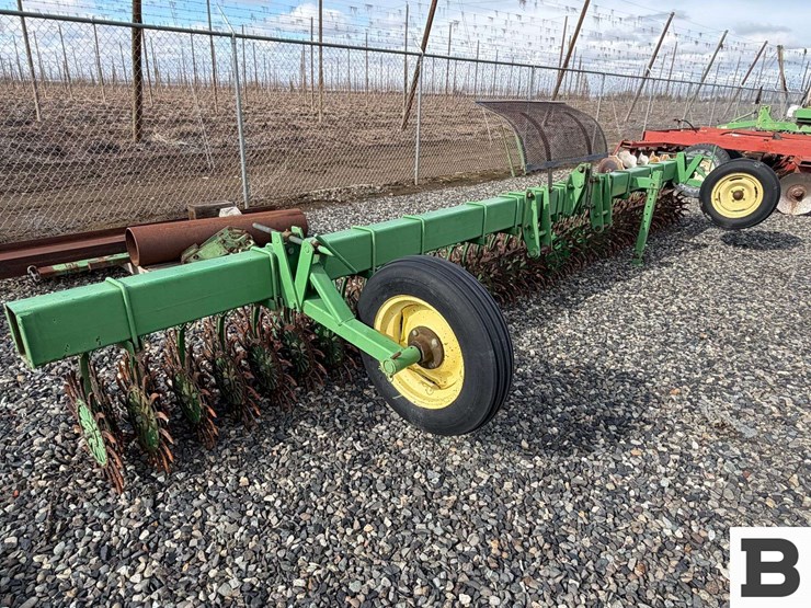 john-deere-400-image-5