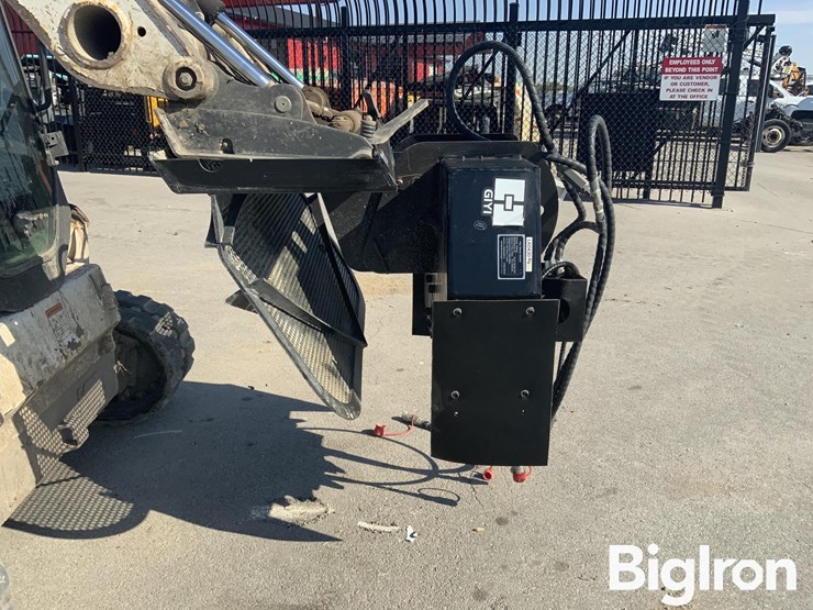 2025-massey-ferguson-730-image-16