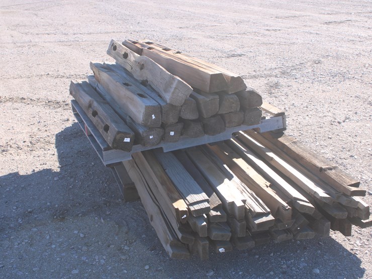 #2004-•-pallet-of-unused-split-rail-fencing-image-1