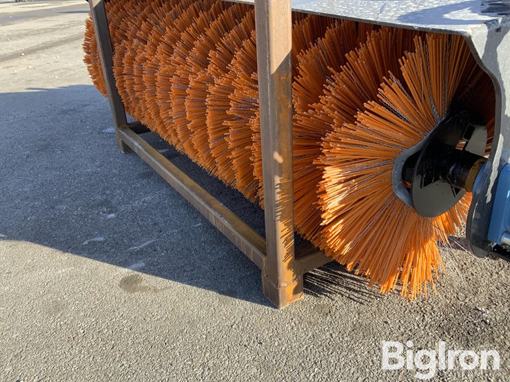 2025-massey-ferguson-730-image-16