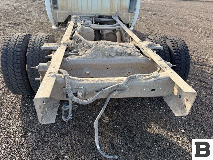 2010-chevrolet-silverado-3500-image-21