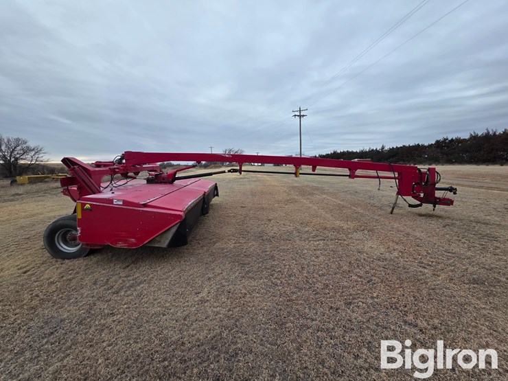 2012-hesston-1375-image-4