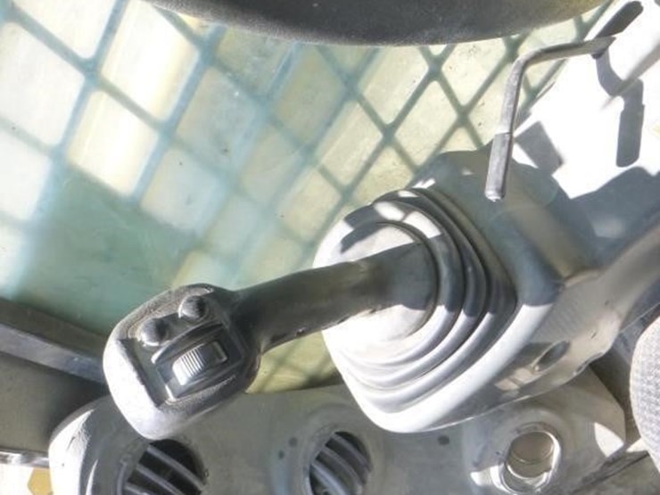 2015-caterpillar-299d2-image-20