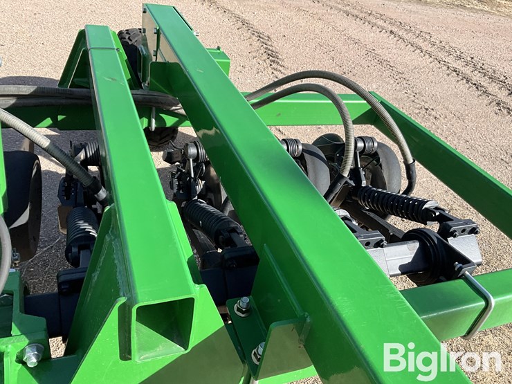 2016-john-deere-1990-image-15