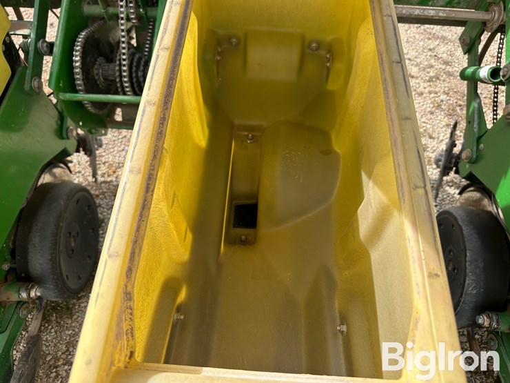 john-deere-1700-image-15