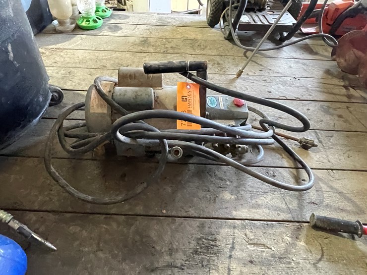 #7208-•-cat-pumps-electric-pressure-washer-image-4