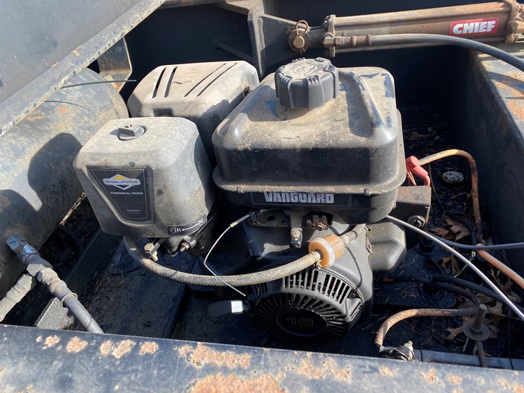 #1100-•-2010-witzco-rg-50-tri-axle-lowboy-semi-trailer-(has-wi-title)-(colfax,-wi)-image-32