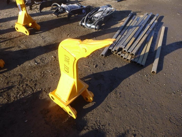 caterpillar-303-image-2