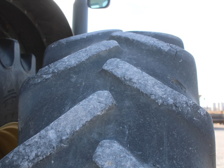 john-deere-8285r-image-32