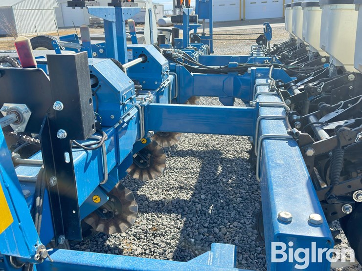 2018-kinze-3000-image-18