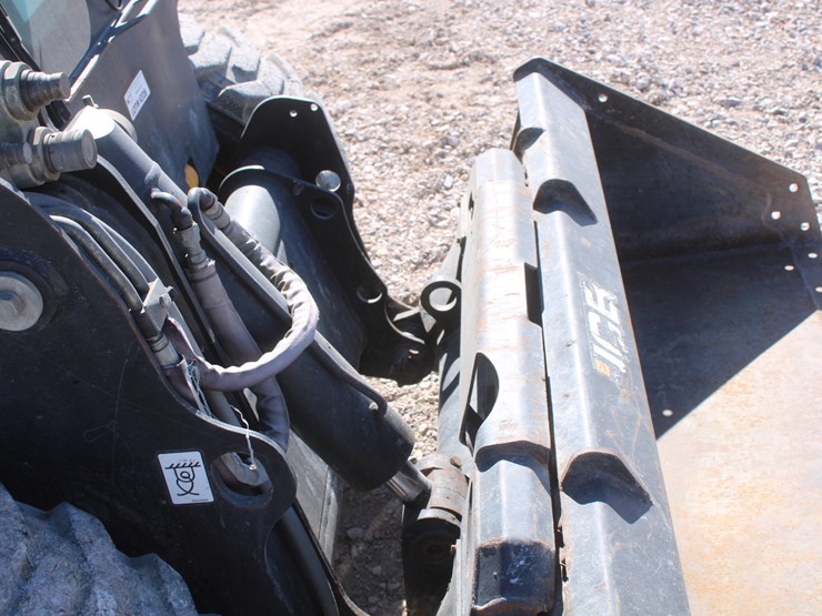 2014-jcb-205-image-15