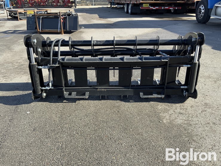 2025-massey-ferguson-730-image-6