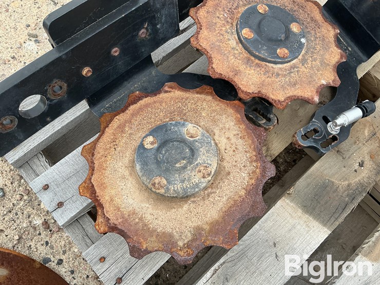 yetter-2x2-fertilizer-applicators-image-12