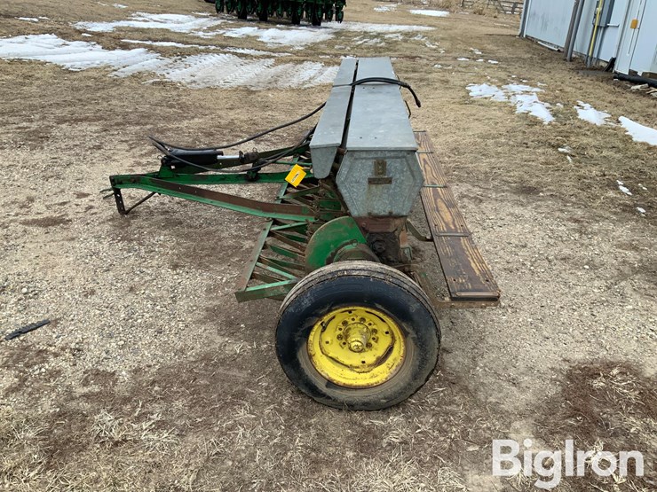 john-deere-b-image-8