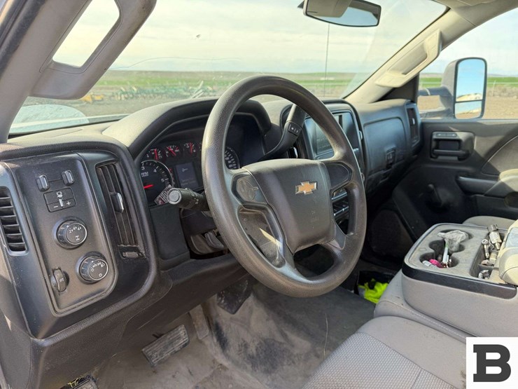 2018-chevrolet-silverado-3500-image-23