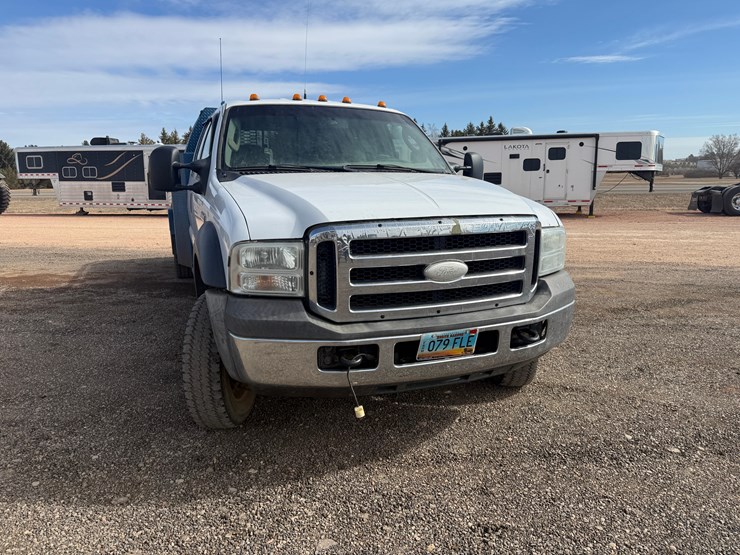 2006-ford-f550-image-45