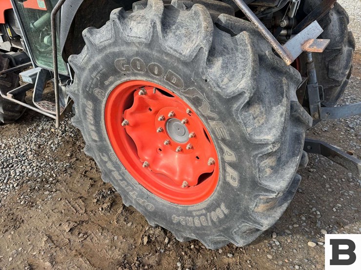 2014-kubota-m8540hd-image-13