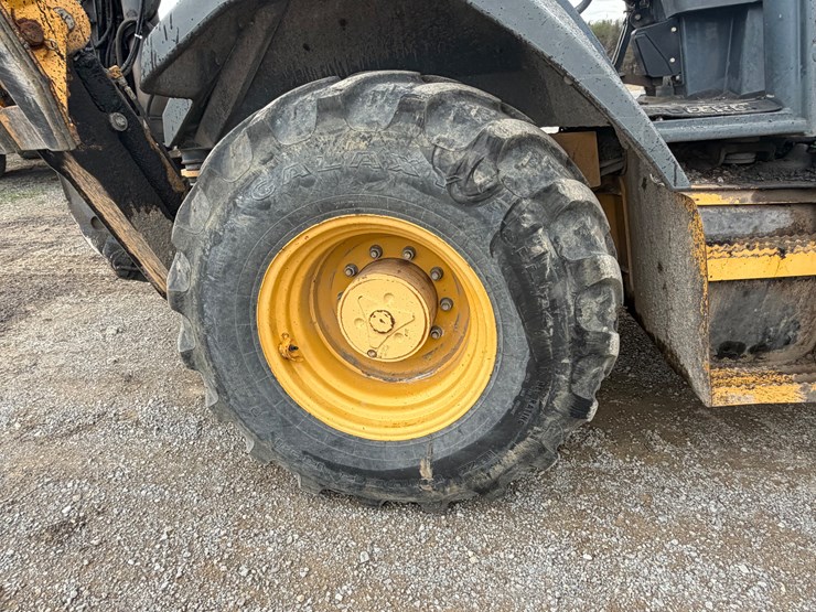 deere-310sj-image-11