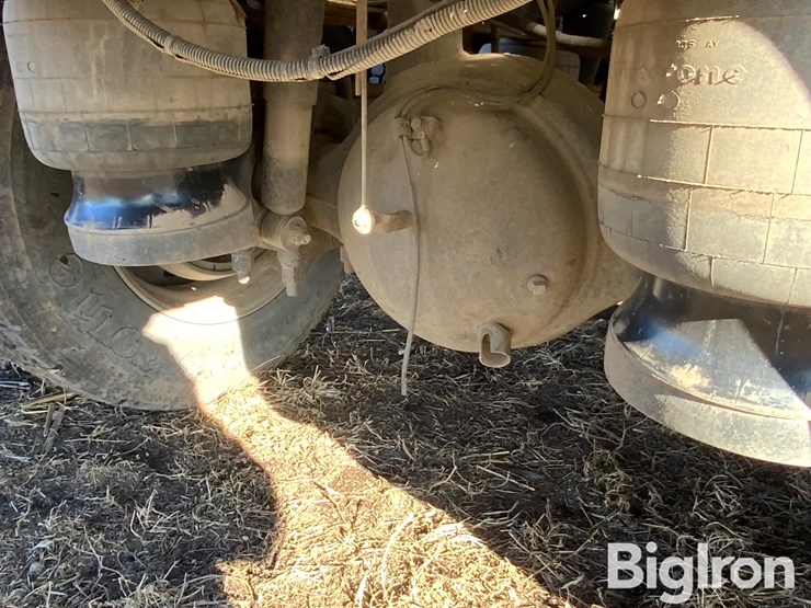 2000-peterbilt-379-image-15