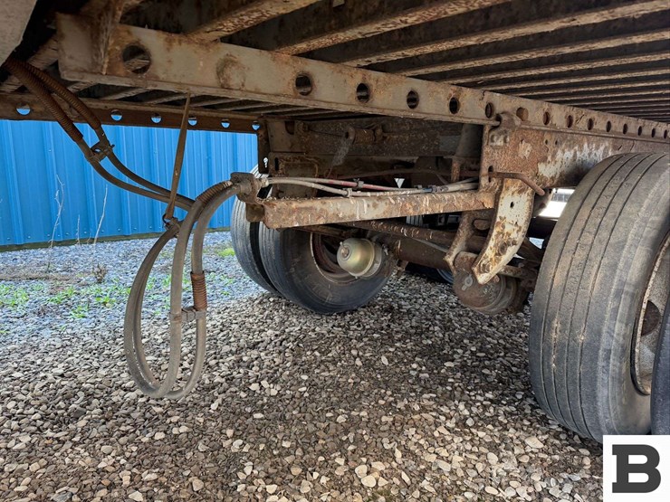 1995-utility-vs2r-image-26