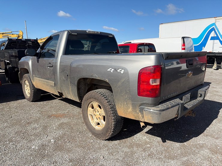 2007-chevrolet-silverado-1500-image-4
