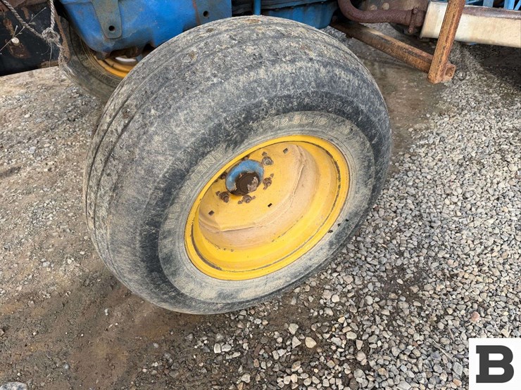 1977-ford-5600-image-11