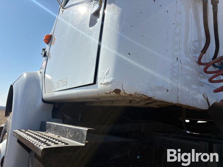 1992-international-7100-image-18