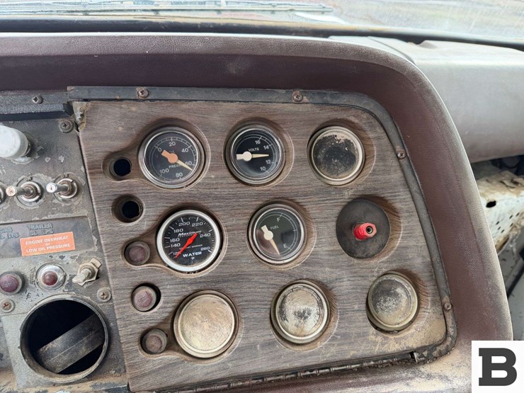 1980-ford-9000-image-42