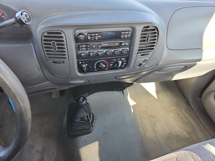 1997-ford-f150-xl-image-11