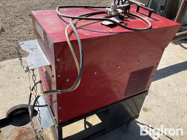 century-wire-feed-welder-image-15