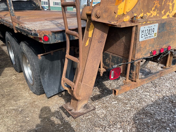 #1005-•-2003-sterling-log-truck-(has-wi-title)-(grantsburg,-wi)-image-17